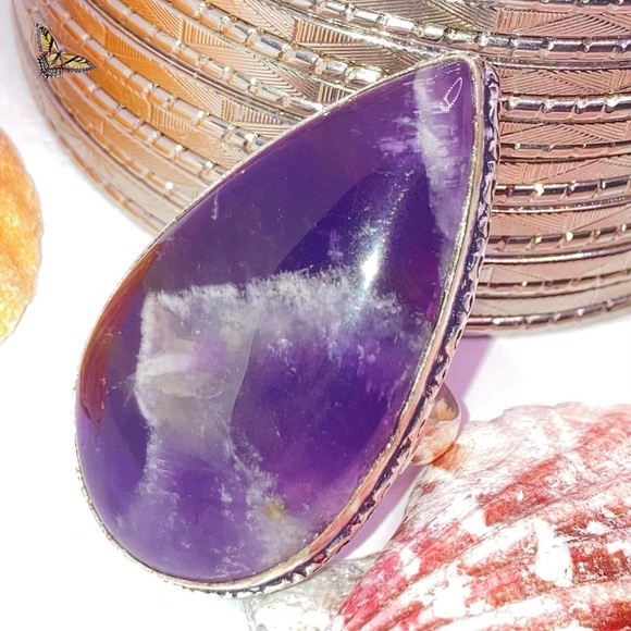 Sublime Sage Amethyst Gemstone Huge Handmade Ring - Picture 3 of 4